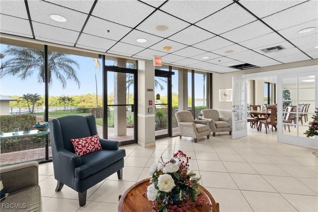 17 Bluebill AVE 903, Naples, FL 34108