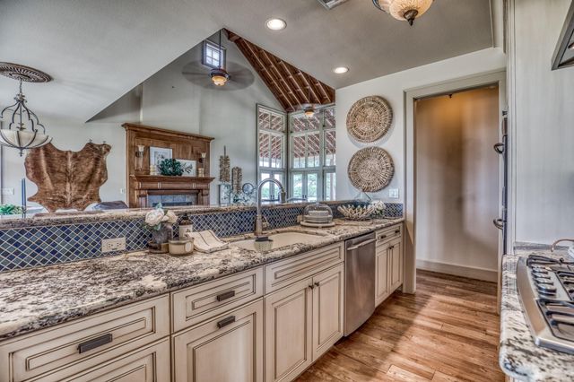 7157 Fm 1697, Carmine, TX 78932