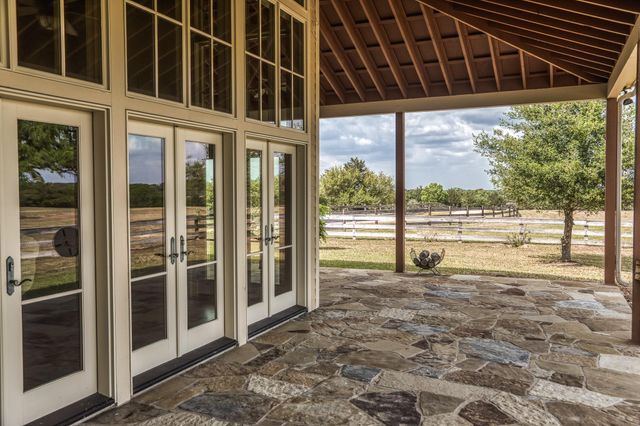 7157 Fm 1697, Carmine, TX 78932