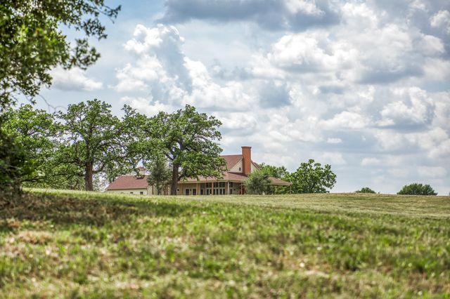 7157 Fm 1697, Carmine, TX 78932