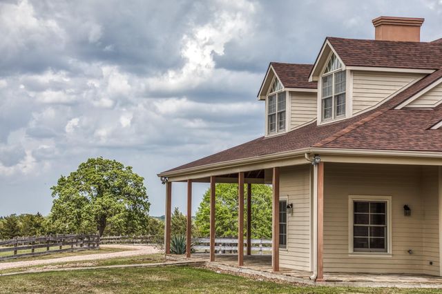 7157 Fm 1697, Carmine, TX 78932