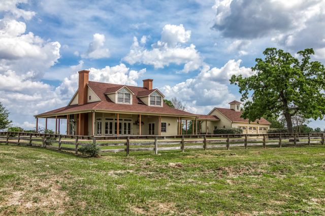 7157 Fm 1697, Carmine, TX 78932