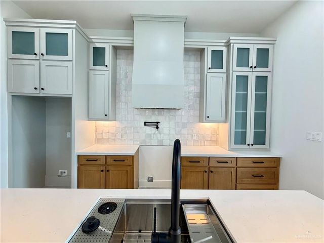 3713 E Noronha Drive, Edinburg, TX 78542