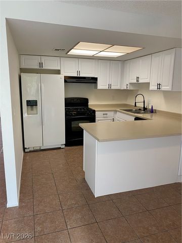 2657 Kline Circle, Las Vegas, NV 89121