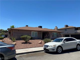 2657 Kline Circle, Las Vegas, NV 89121