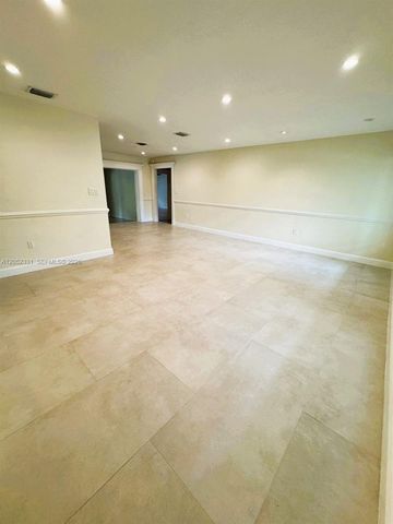 8870 SW 86th St, Miami, FL 33173