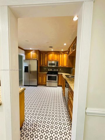 8870 SW 86th St, Miami, FL 33173