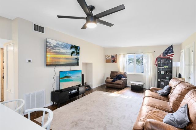 424 MANHATTAN AVENUE, Daytona Beach, FL 32118