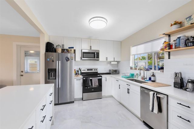 424 MANHATTAN AVENUE, Daytona Beach, FL 32118