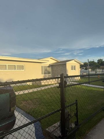 17881 SW 113th Ct, Miami, FL 33157