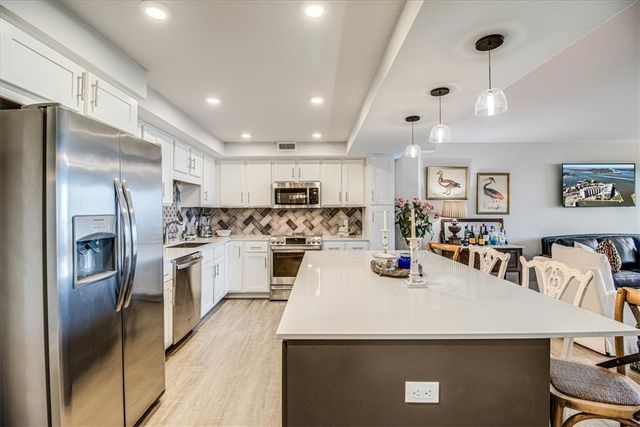 1000 N Station St 317, Port Aransas, TX 78373