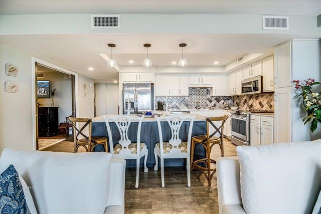 1000 N Station St 317, Port Aransas, TX 78373