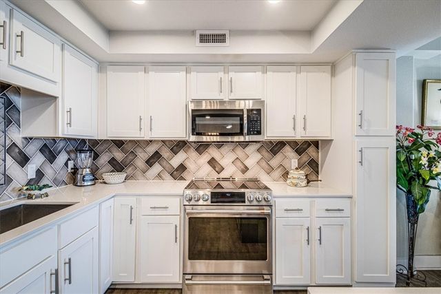 1000 N Station St 317, Port Aransas, TX 78373