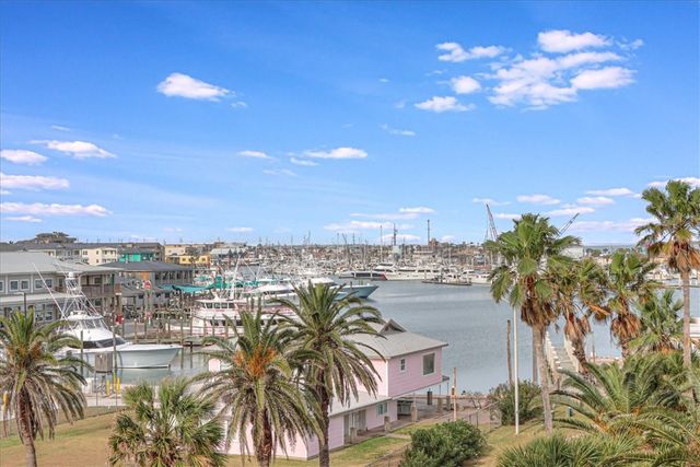 1000 N Station St 317, Port Aransas, TX 78373