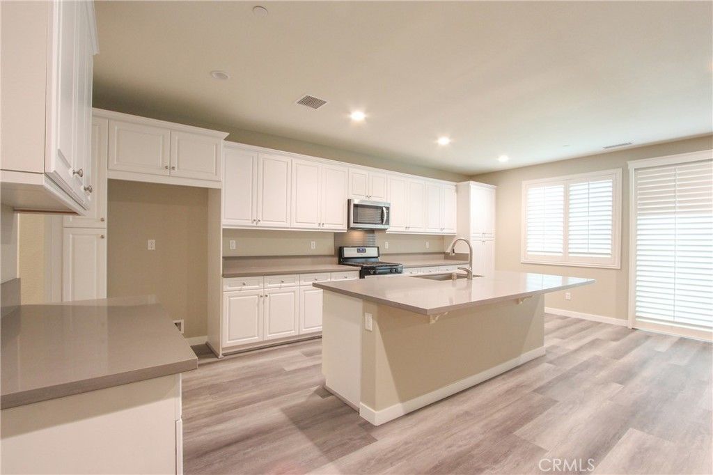 Image 20 of property listing at 34899 Windwood Glen Lane, Murrieta, CA 92563