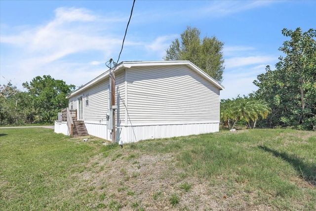1425 HICKORY AVENUE, Punta Gorda, FL 33950