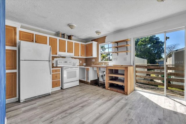 1425 HICKORY AVENUE, Punta Gorda, FL 33950