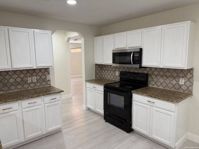 8003 SEATIDE VIS, San Antonio, TX 78249