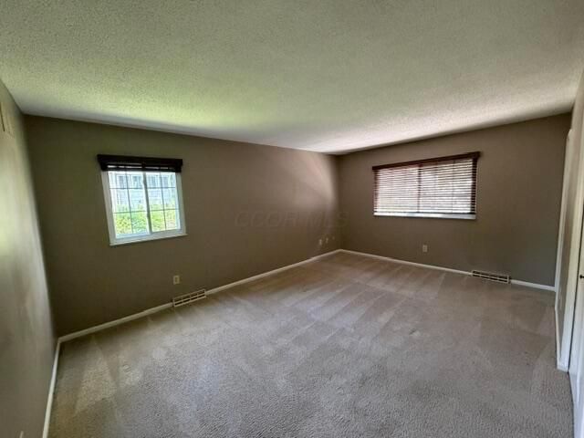 1806 Stonewall Drive, Newark, OH 43055