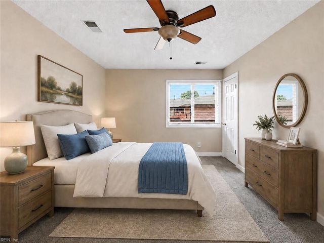1226 Foursome LN, Virginia Beach, VA 23455