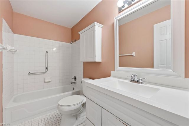 1226 Foursome LN, Virginia Beach, VA 23455