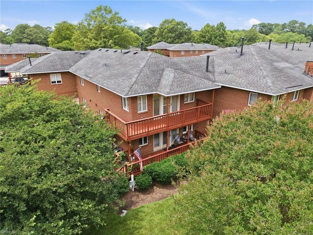 1226 Foursome LN, Virginia Beach, VA 23455