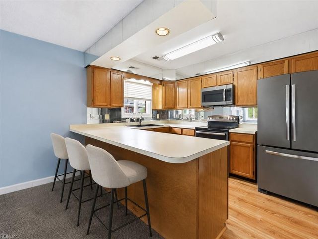 1226 Foursome LN, Virginia Beach, VA 23455