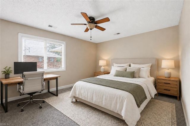 1226 Foursome LN, Virginia Beach, VA 23455