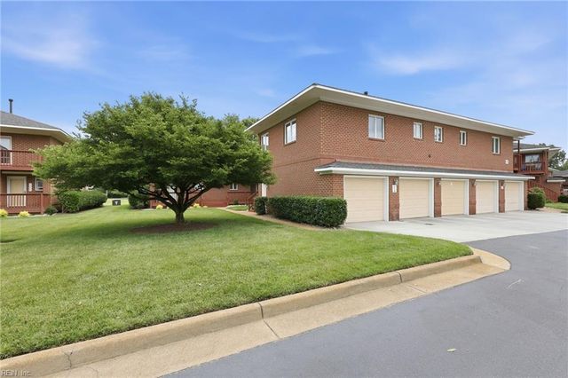 1226 Foursome LN, Virginia Beach, VA 23455