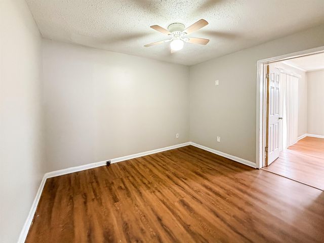 655 W RAINES RD, Memphis, TN 38109