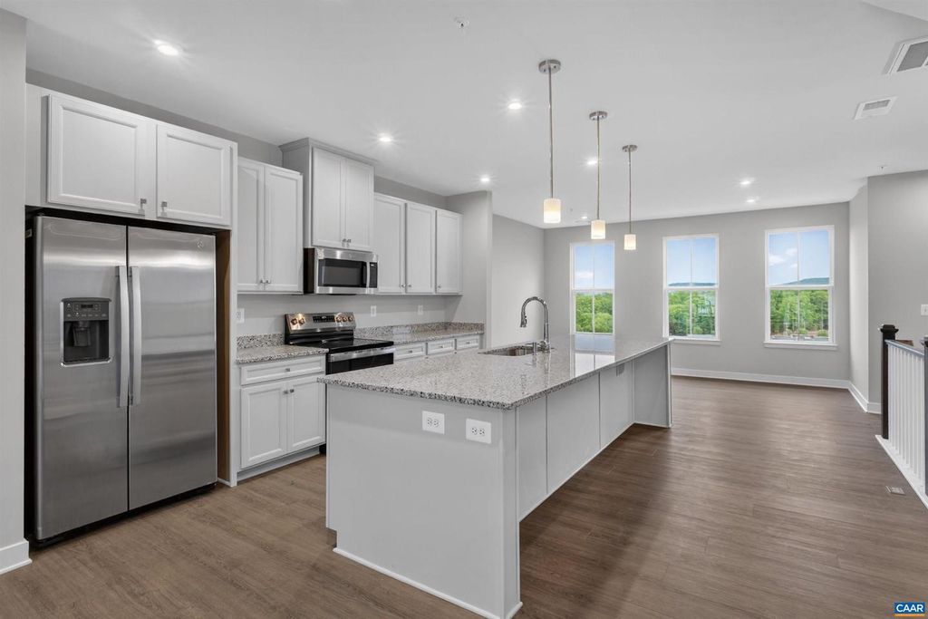 4B PERSEUS LN, Charlottesville, VA 22901