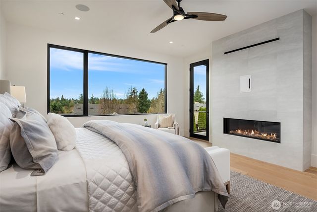 1032 89th Avenue NE, Bellevue, WA 98004
