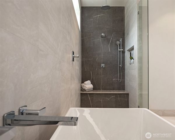 1032 89th Avenue NE, Bellevue, WA 98004