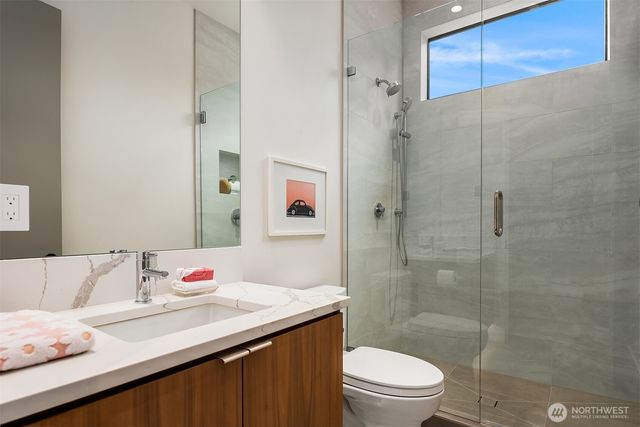 1032 89th Avenue NE, Bellevue, WA 98004