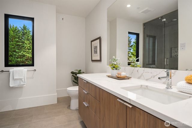 1032 89th Avenue NE, Bellevue, WA 98004