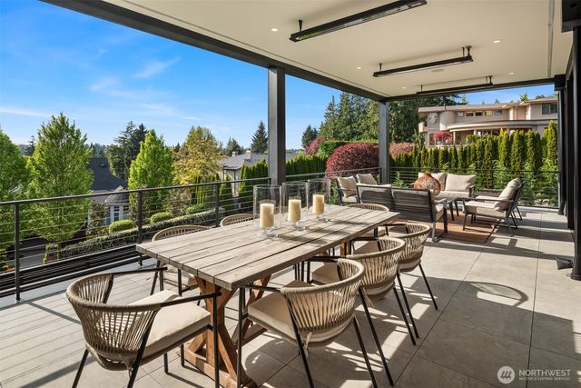 1032 89th Avenue NE, Bellevue, WA 98004