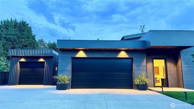 1032 89th Avenue NE, Bellevue, WA 98004