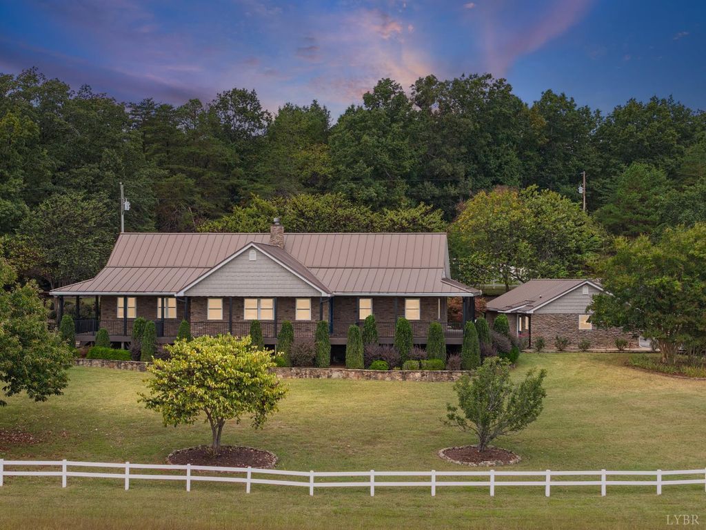 1704 Dearing Ford Road, Altavista, VA 24517