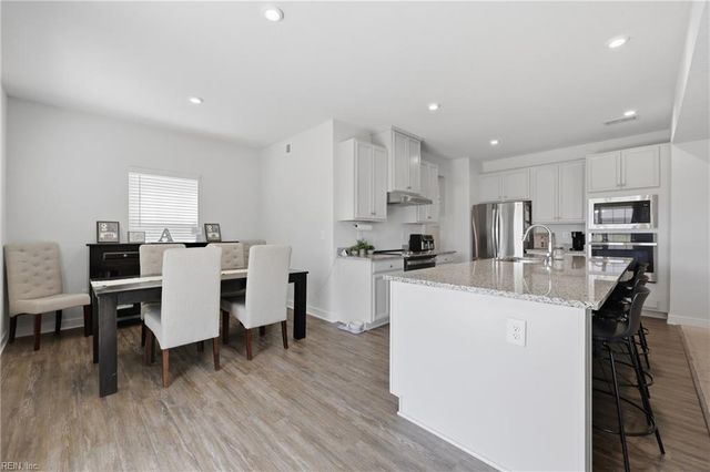563 Spring Hill PL, Smithfield, VA 23430
