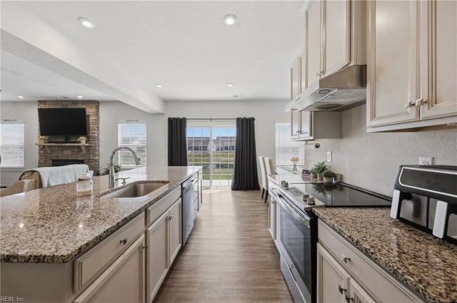 563 Spring Hill PL, Smithfield, VA 23430