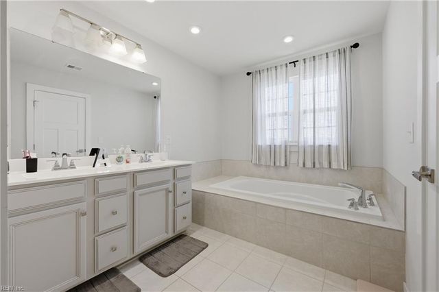 563 Spring Hill PL, Smithfield, VA 23430