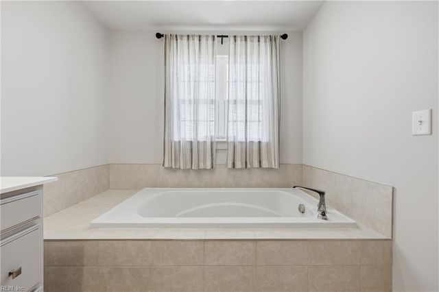 563 Spring Hill PL, Smithfield, VA 23430