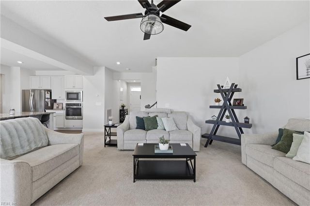 563 Spring Hill PL, Smithfield, VA 23430