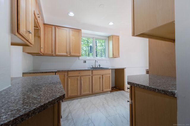 423 Trailsend Drive 423, Torrington, CT 06790