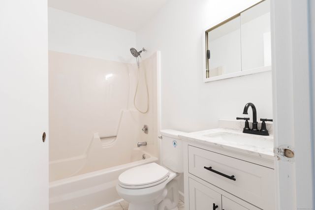 423 Trailsend Drive 423, Torrington, CT 06790