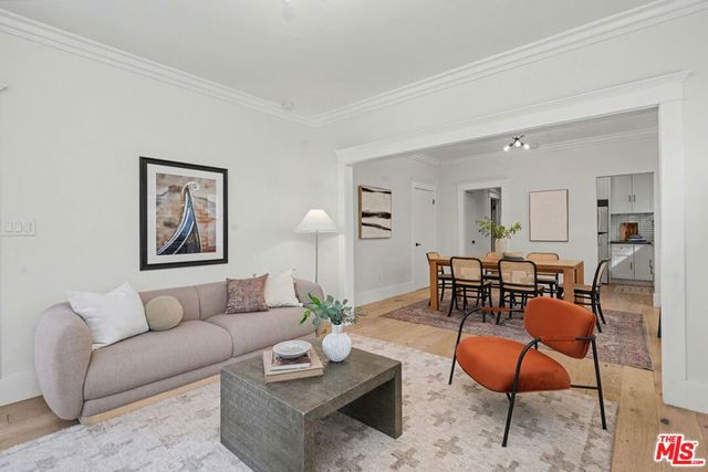 745 N Manhattan Place, Los Angeles, CA 90038