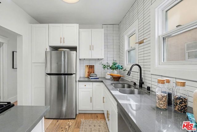 745 N Manhattan Place, Los Angeles, CA 90038