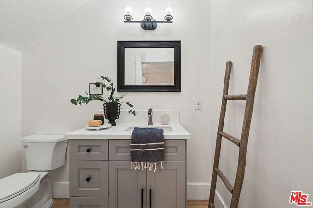 745 N Manhattan Place, Los Angeles, CA 90038