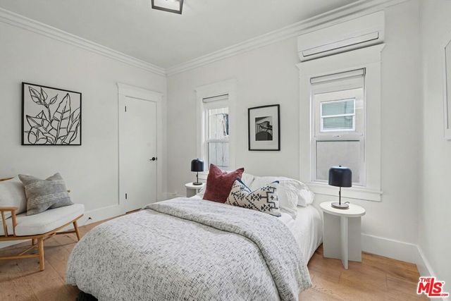 745 N Manhattan Place, Los Angeles, CA 90038