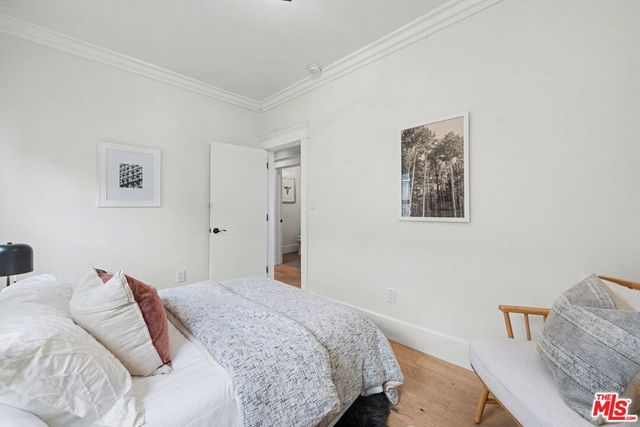 745 N Manhattan Place, Los Angeles, CA 90038